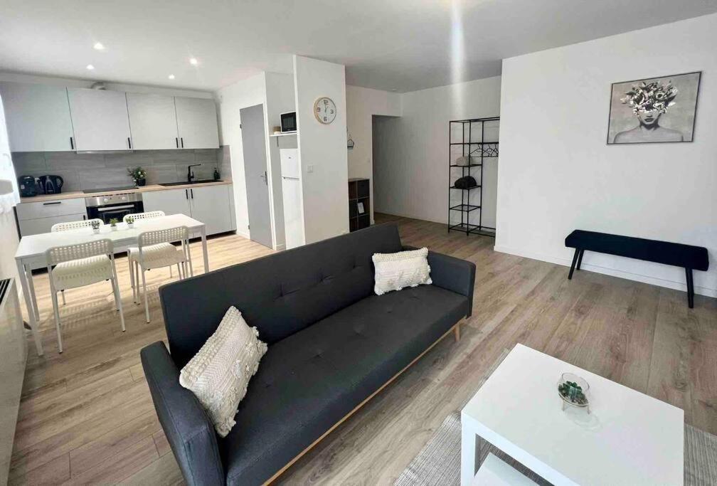 L'esplanade - Super 3 Pieces Refait A Neuf - Apartment Reims